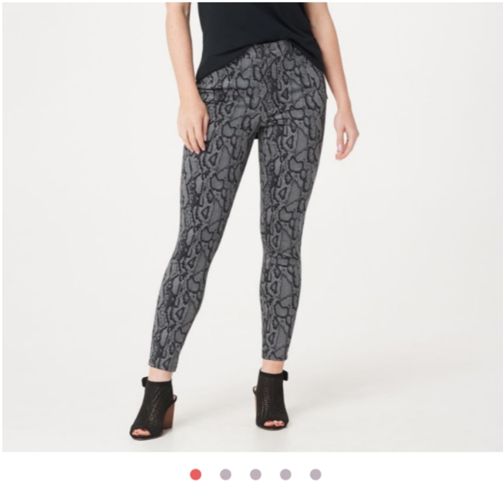 Lisa Rinna ankle length pants size 6